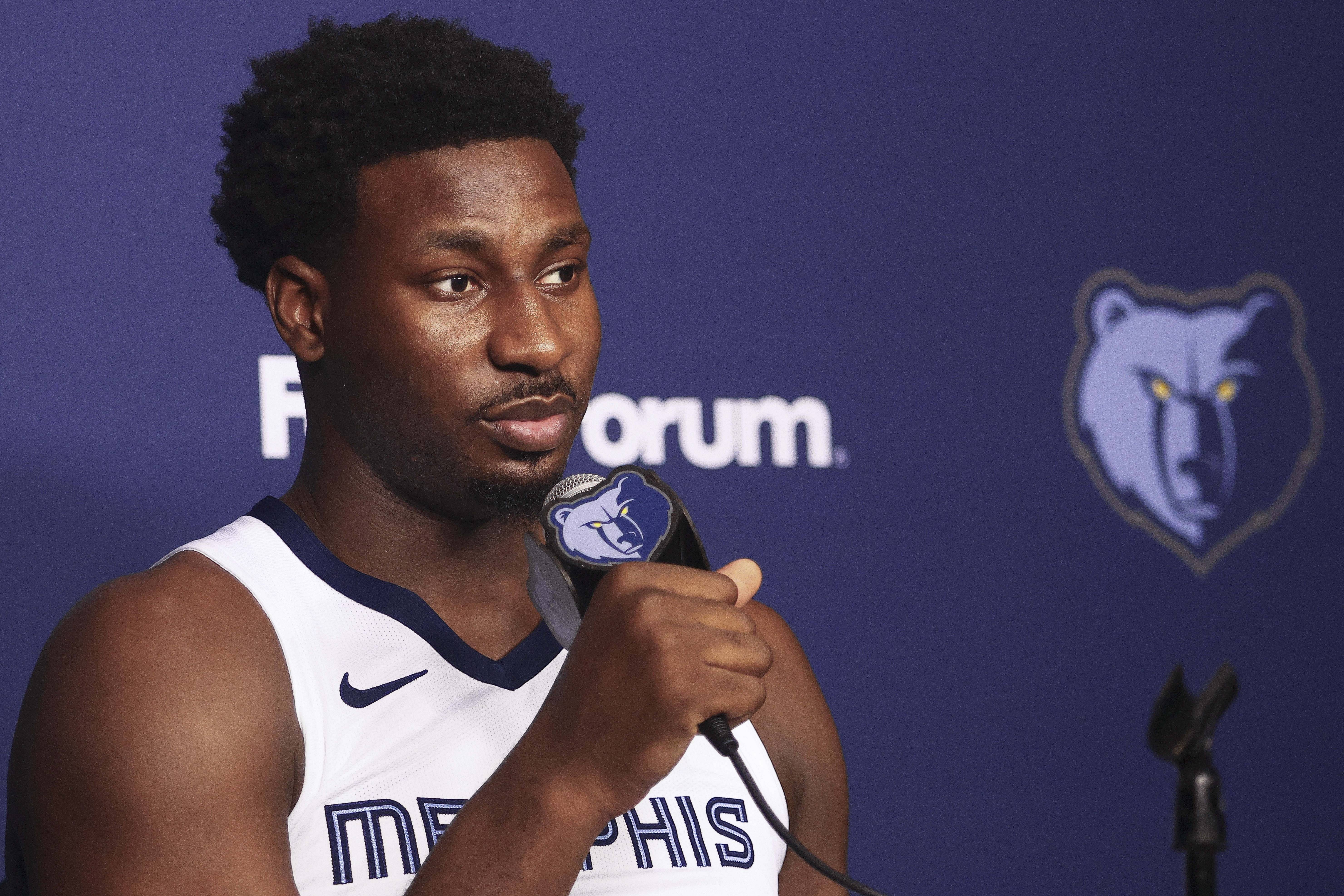 今晨夏洛特黄蜂调整名单以备足总杯,复出首秀环节打磨,球迷炸锅,更衣室氛围转暖的简单介绍 今晨夏洛特黄蜂调整名单以备足总杯,复出首秀环节打磨,球迷炸锅,更衣室氛围转暖的简单介绍