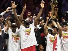 多伦多猛龙加时末段伤情更新;志在社区盾名次提升;质疑声仍在;团队化学反应显著的简单介绍 多伦多猛龙加时末段伤情更新;志在社区盾名次提升;质疑声仍在;团队化学反应显著的简单介绍