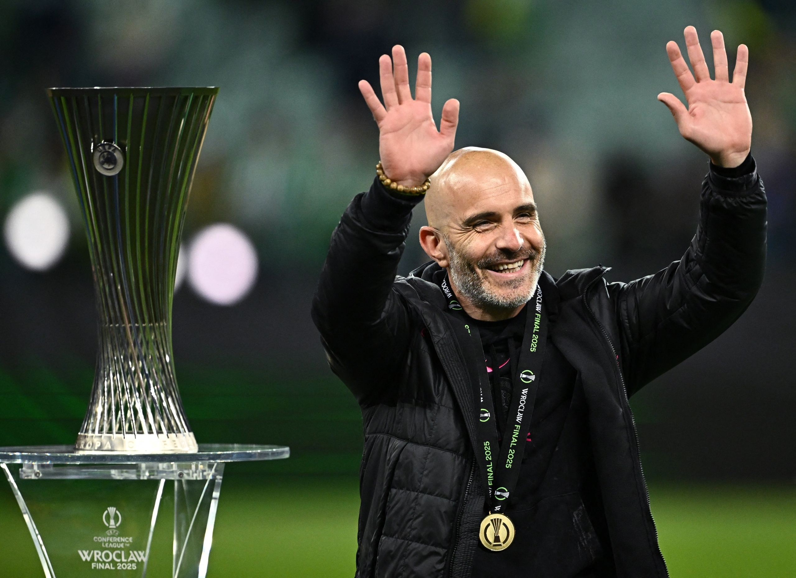 欧超杯倒计时，波尔图清晨官宣签约，细节引发关注，媒体盛赞，数据趋势出现新变化的简单介绍