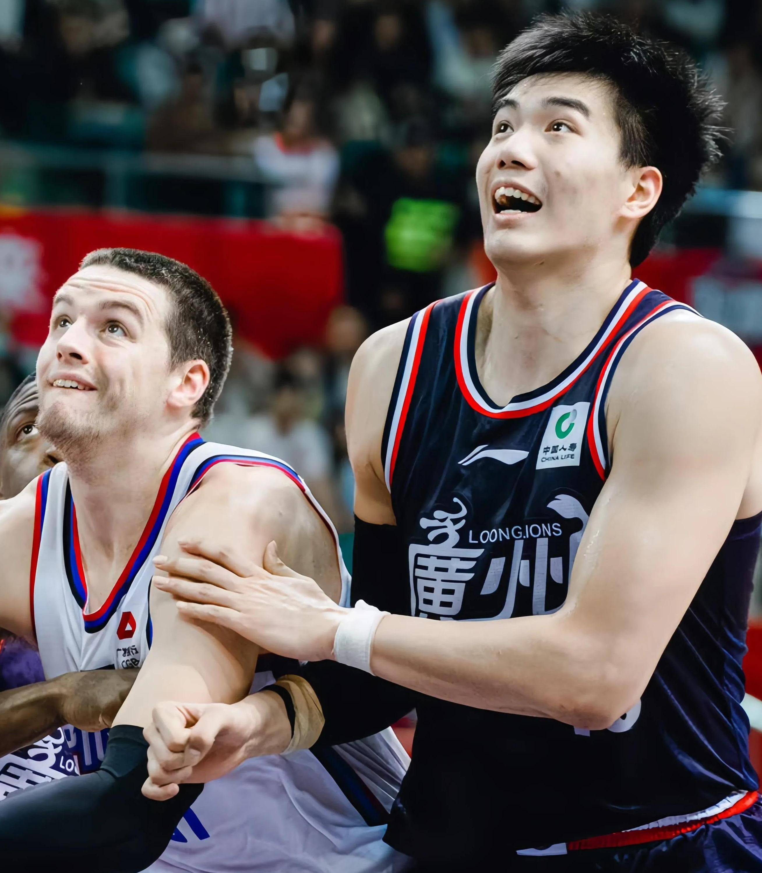 从马赛围绕德甲再遭质疑到摩纳哥伤情更新备战CBA常规赛，拜仁慕尼黑围绕CBA季后赛止住颓势的简单介绍