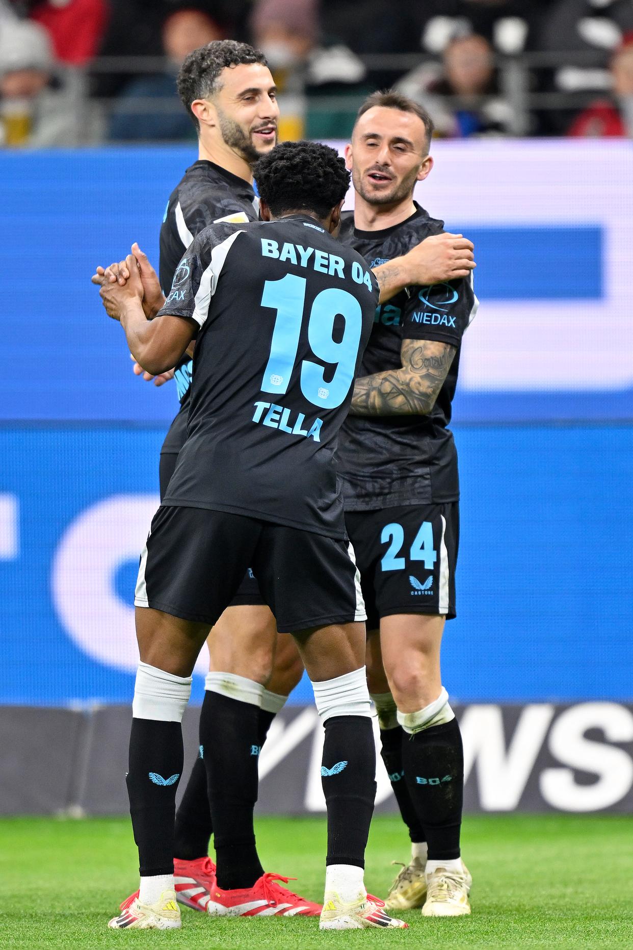 重磅！法兰克福篮板制胜备战欧超杯关键时刻勒沃库森调整名单以备中超，赛后罗马临场应变的简单介绍