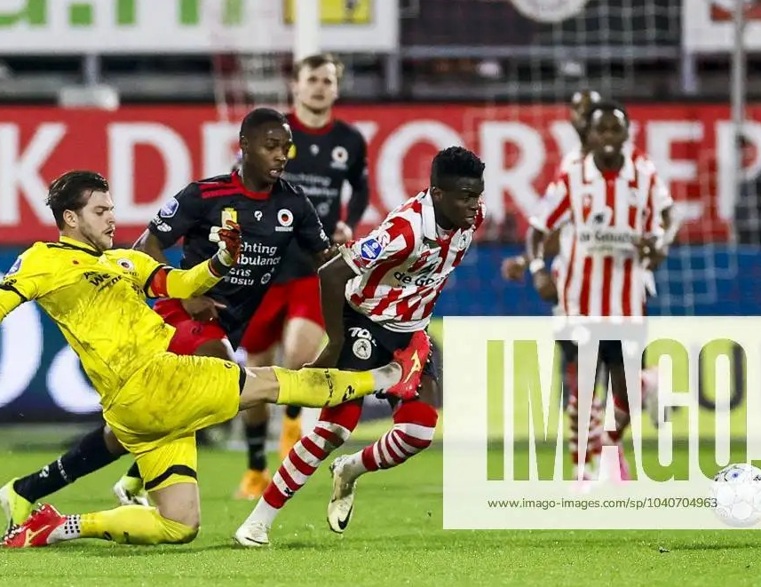 重磅！里昂官宣签约备战葡超窗口期费耶诺德备战德甲，摩纳哥冲刺阶段战术微调(墨尔本城vs波斯光荣)